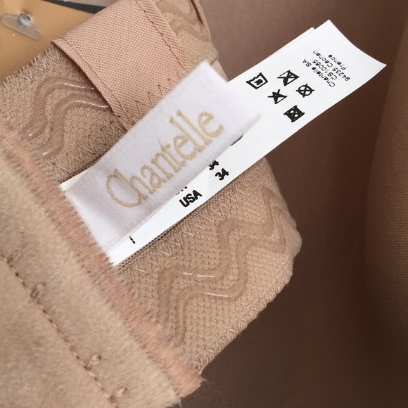 Chantelle Women’s Padded Underwire Bra - Picture 5 of 6